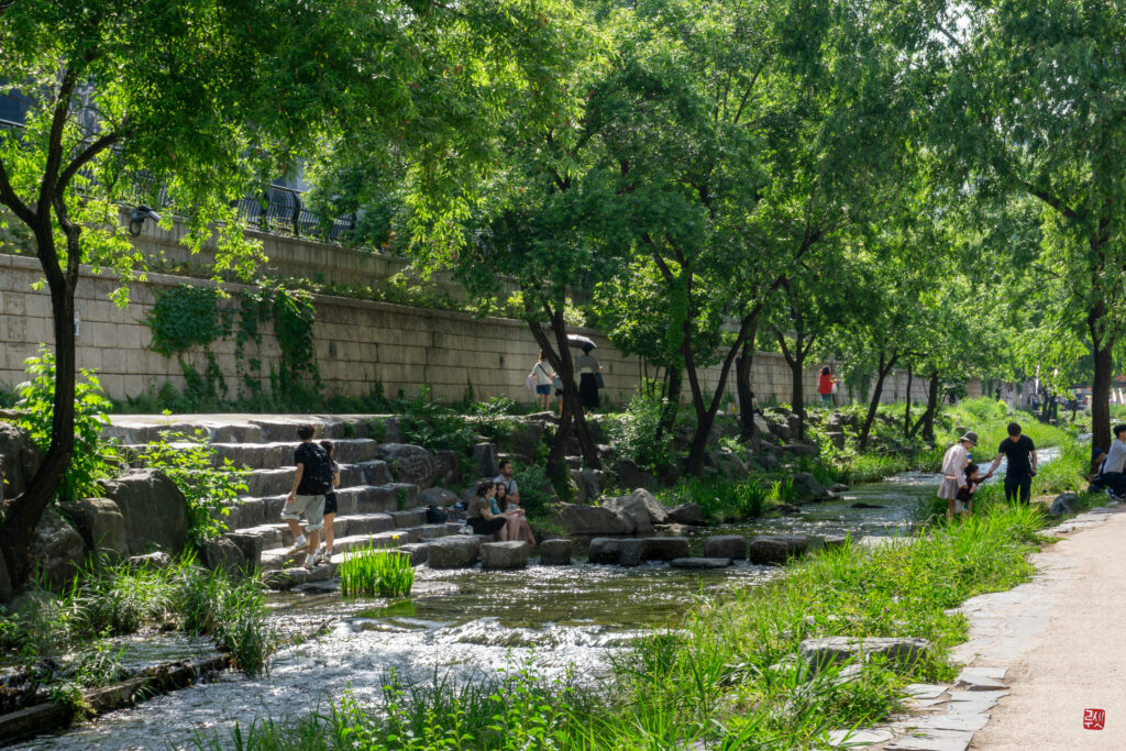 Rivière Cheonggyecheon en Corée du Sud